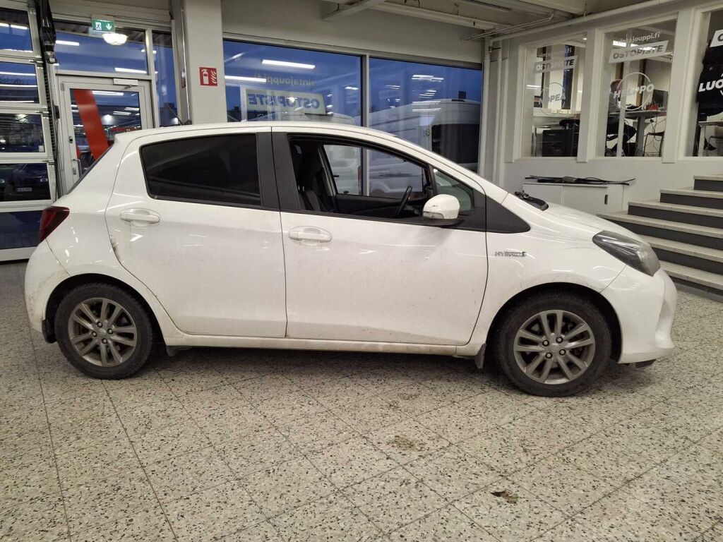 Toyota Yaris 2015 Valkoinen