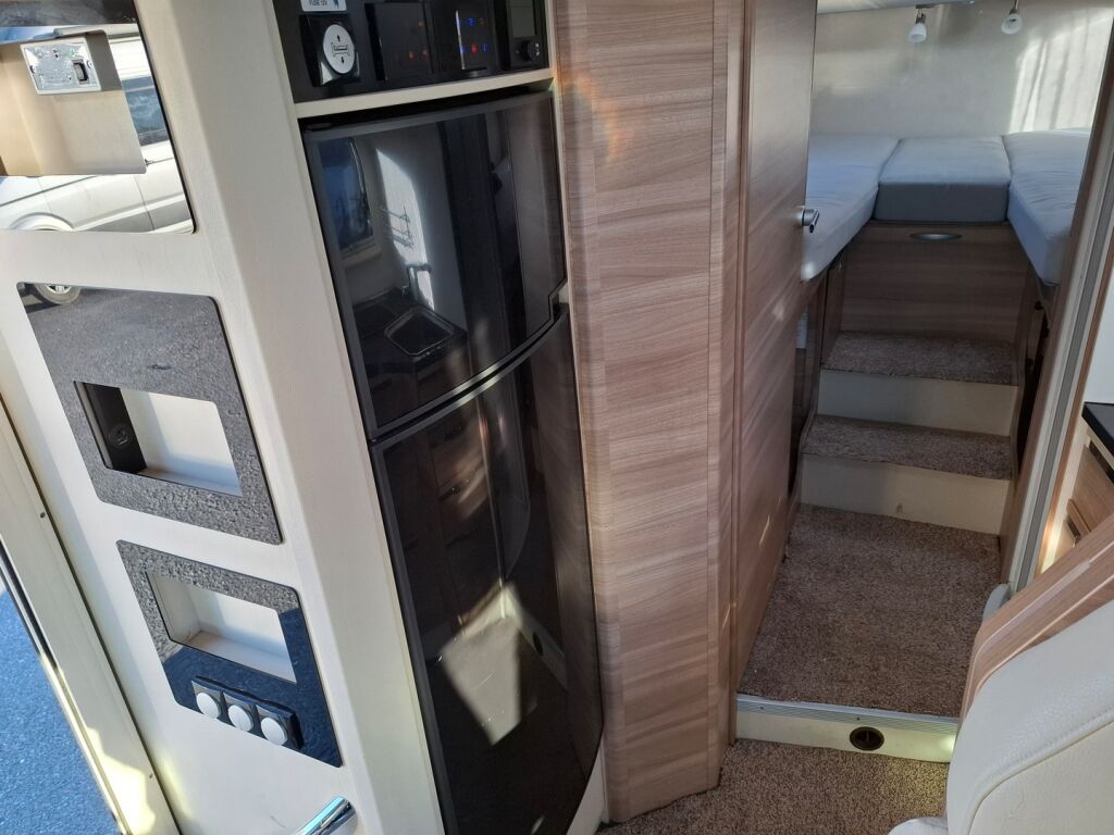 Adria Matrix Axess M 670SL 2015 Valkoinen