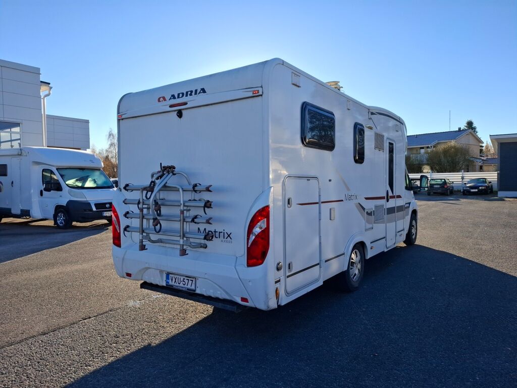 Adria Matrix Axess M 670SL 2015 Valkoinen