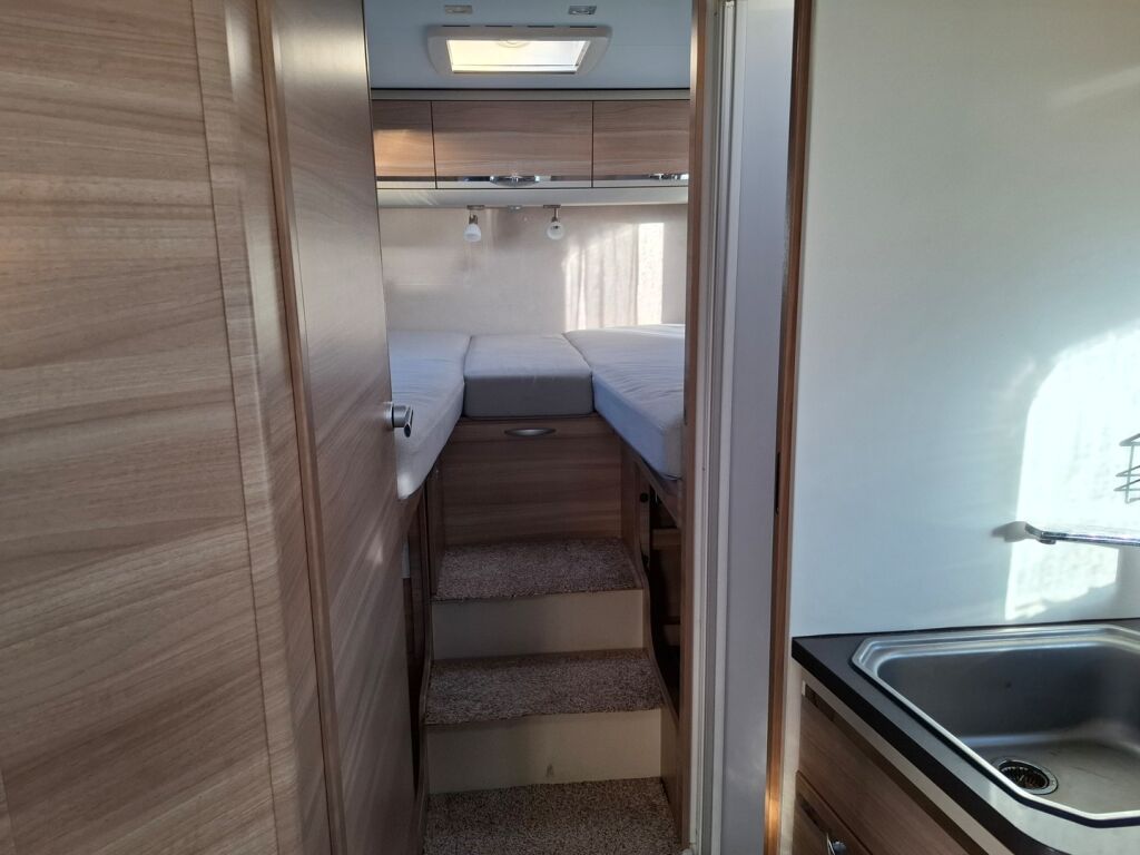 Adria Matrix Axess M 670SL 2015 Valkoinen