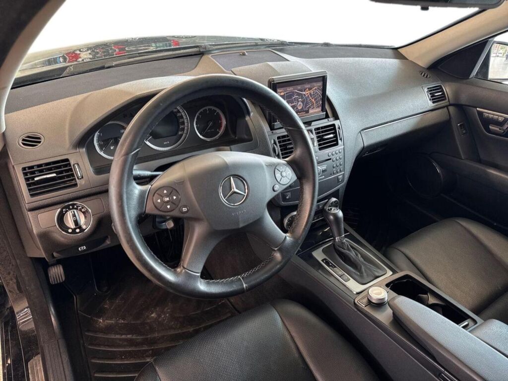 Mercedes-Benz C 2009 Musta