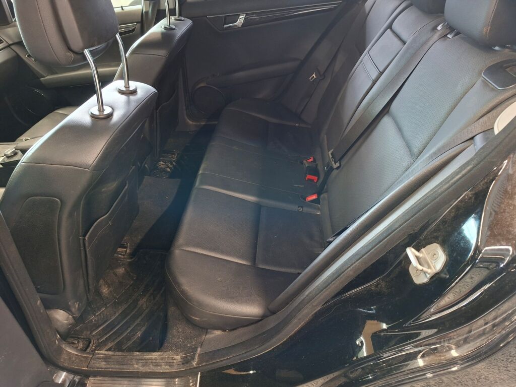 Mercedes-Benz C 2009 Musta