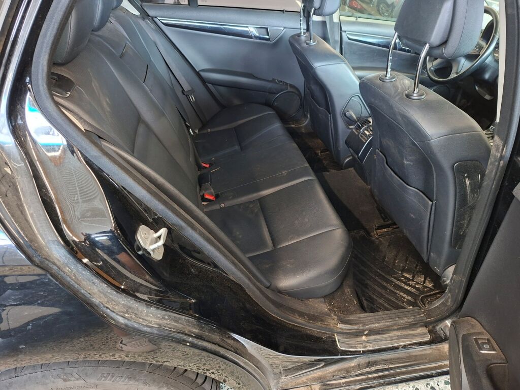 Mercedes-Benz C 2009 Musta