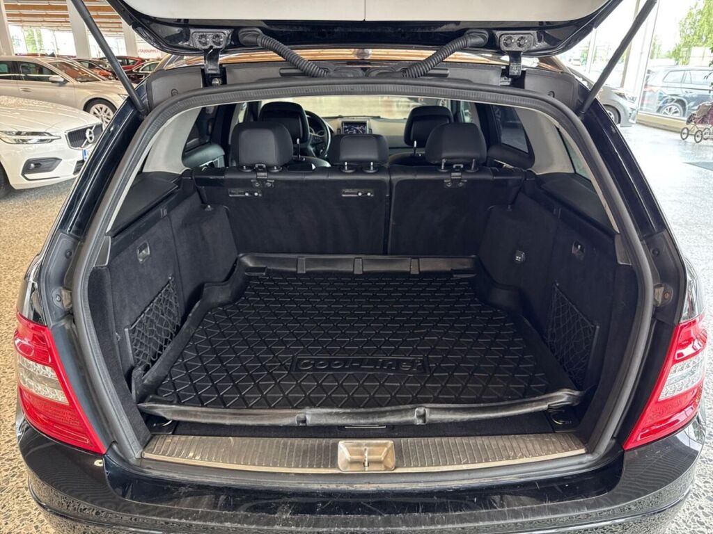 Mercedes-Benz C 2009 Musta