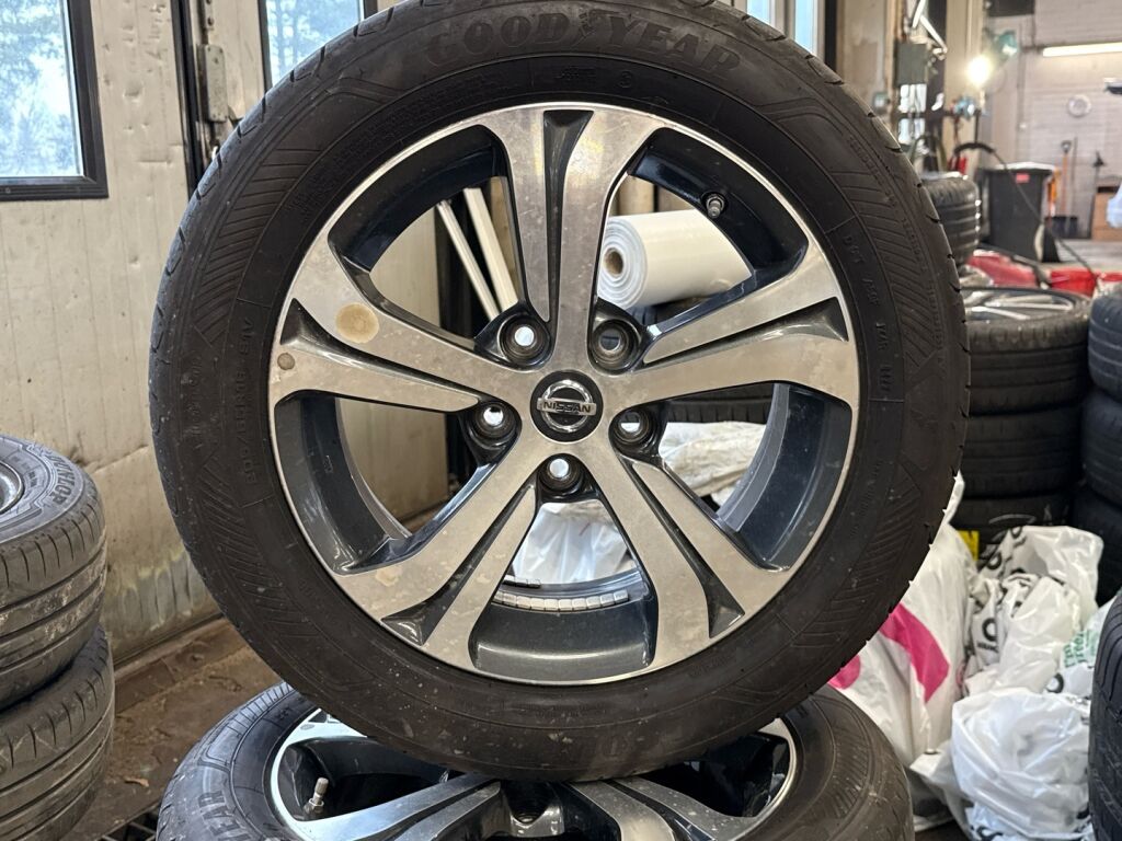 Nissan Qashqai 2015 Violetti