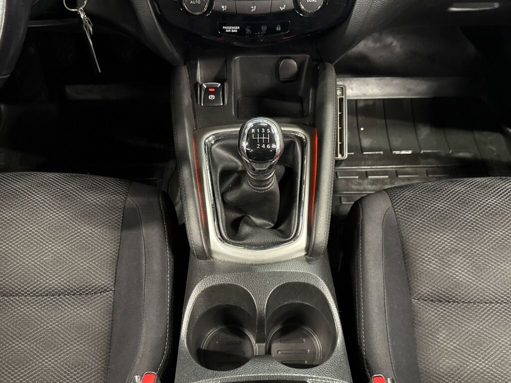 Nissan Qashqai 2015 Violetti