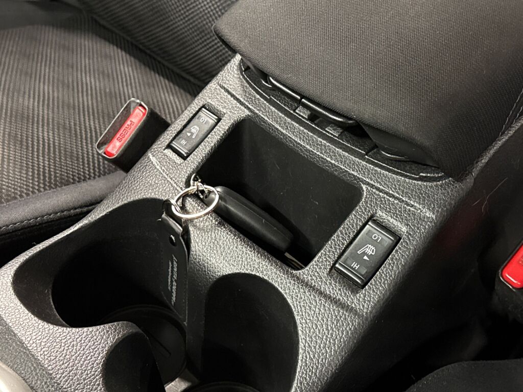 Nissan Qashqai 2015 Violetti