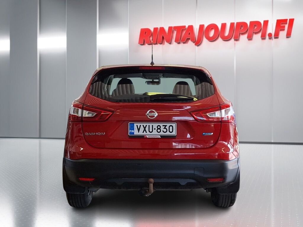 Nissan Qashqai 2015 Punainen