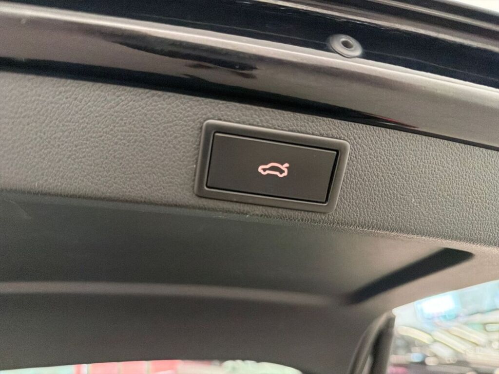 Skoda Octavia 2016 Musta