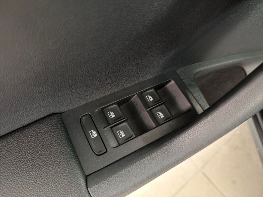 Skoda Octavia 2016 Musta