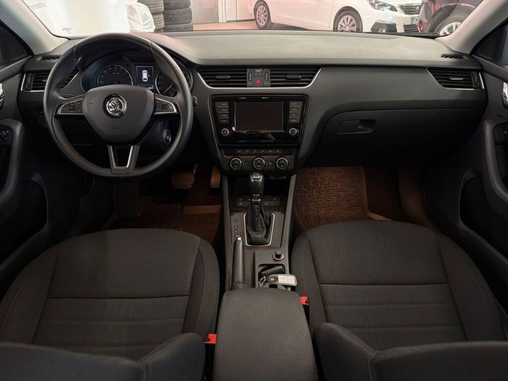 Skoda Octavia 2016 Musta
