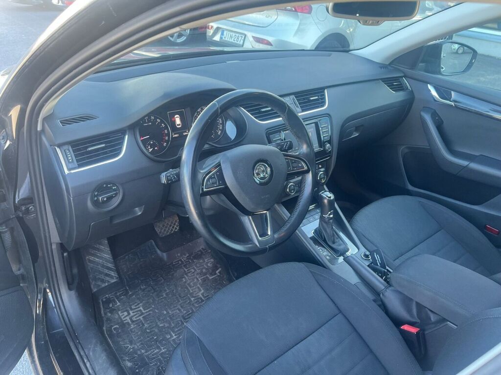 Skoda Octavia 2016 Musta
