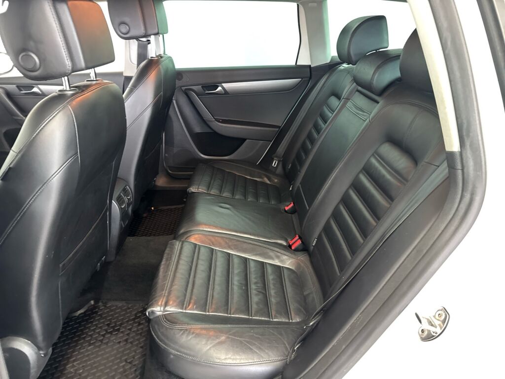 Volkswagen Passat 2012 Valkoinen