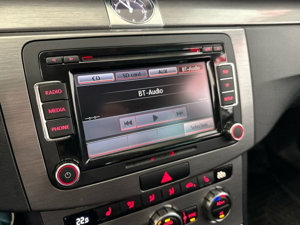 Volkswagen Passat 2012 Valkoinen