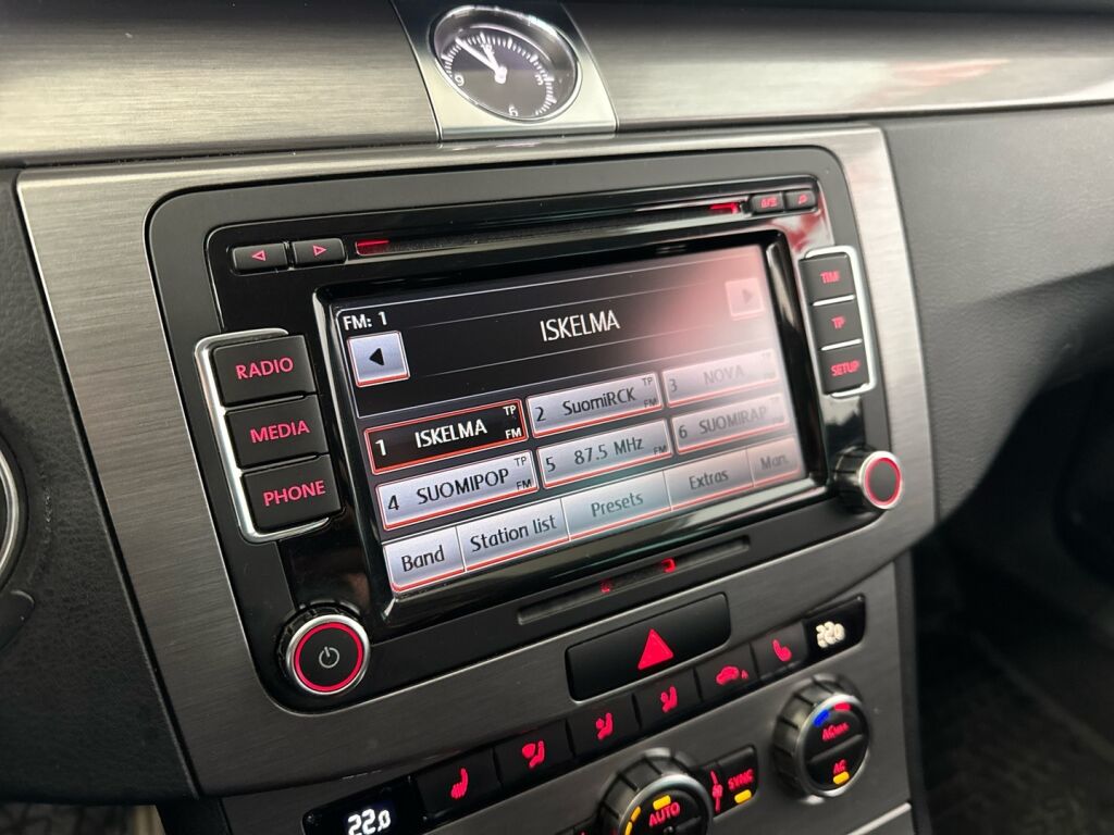 Volkswagen Passat 2012 Valkoinen