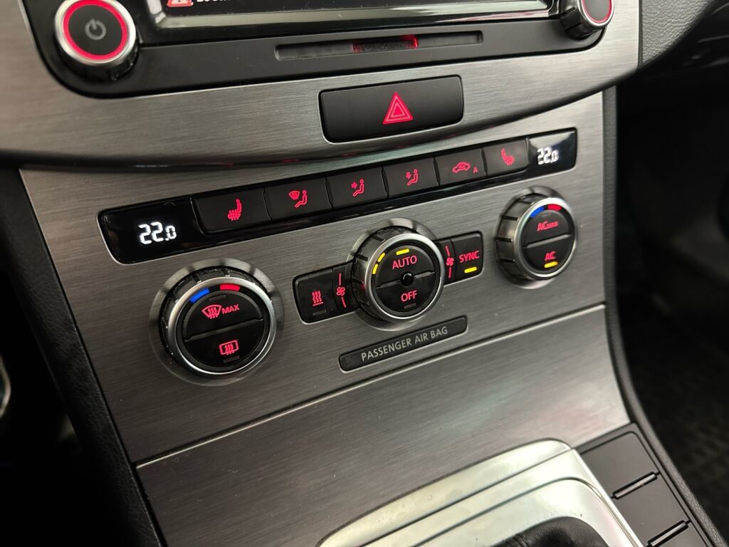 Volkswagen Passat 2012 Valkoinen