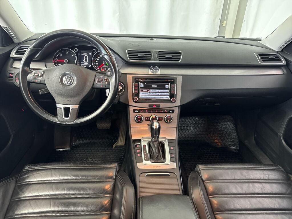 Volkswagen Passat 2012 Valkoinen