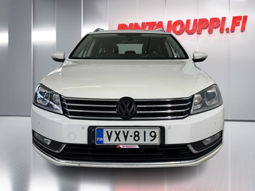 Volkswagen Passat 2012 Valkoinen