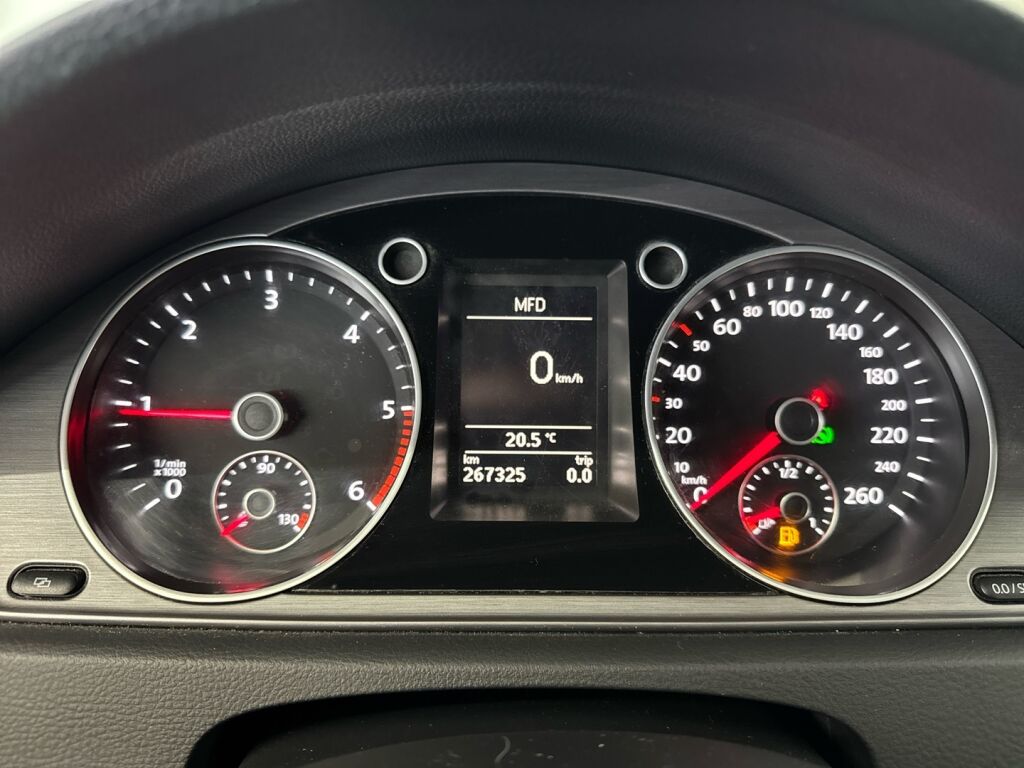 Volkswagen Passat 2012 Valkoinen