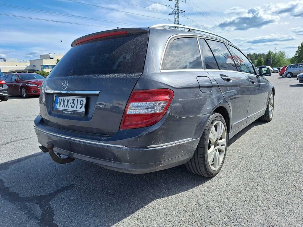 Mercedes-Benz C 2010 Harmaa