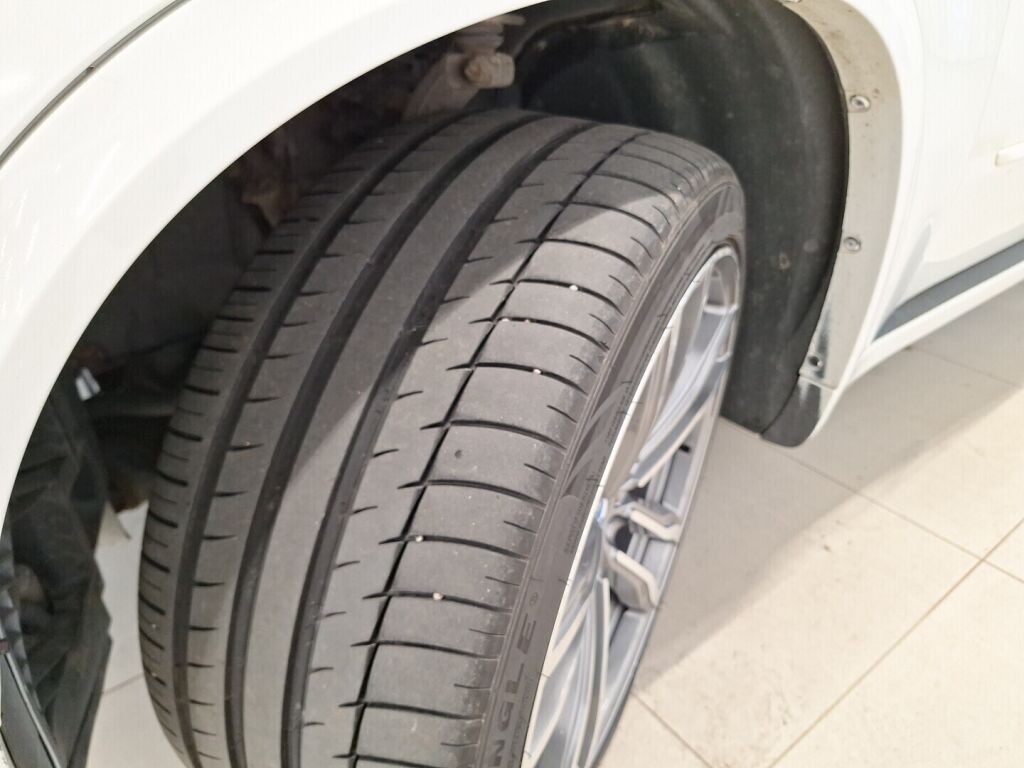 BMW X5 2010 Valkoinen