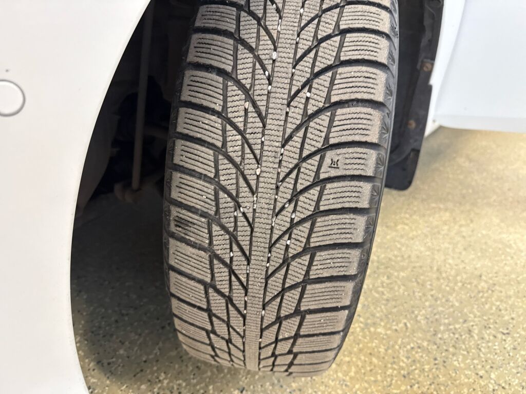 Toyota Auris 2015 Valkoinen