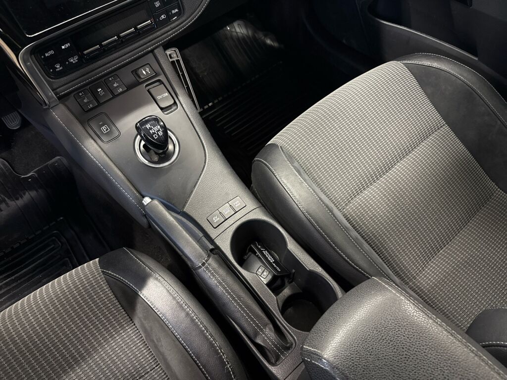 Toyota Auris 2015 Valkoinen