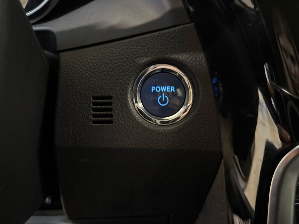 Toyota Auris 2015 Valkoinen