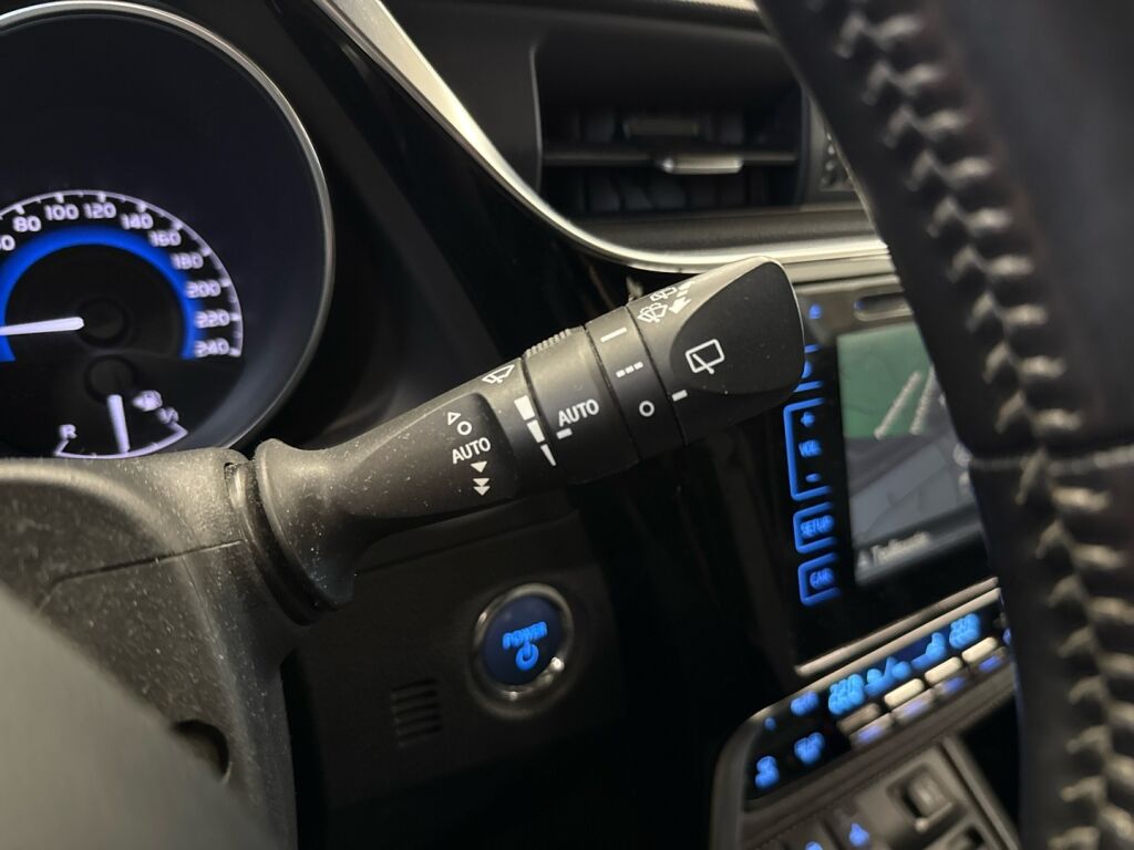 Toyota Auris 2015 Valkoinen