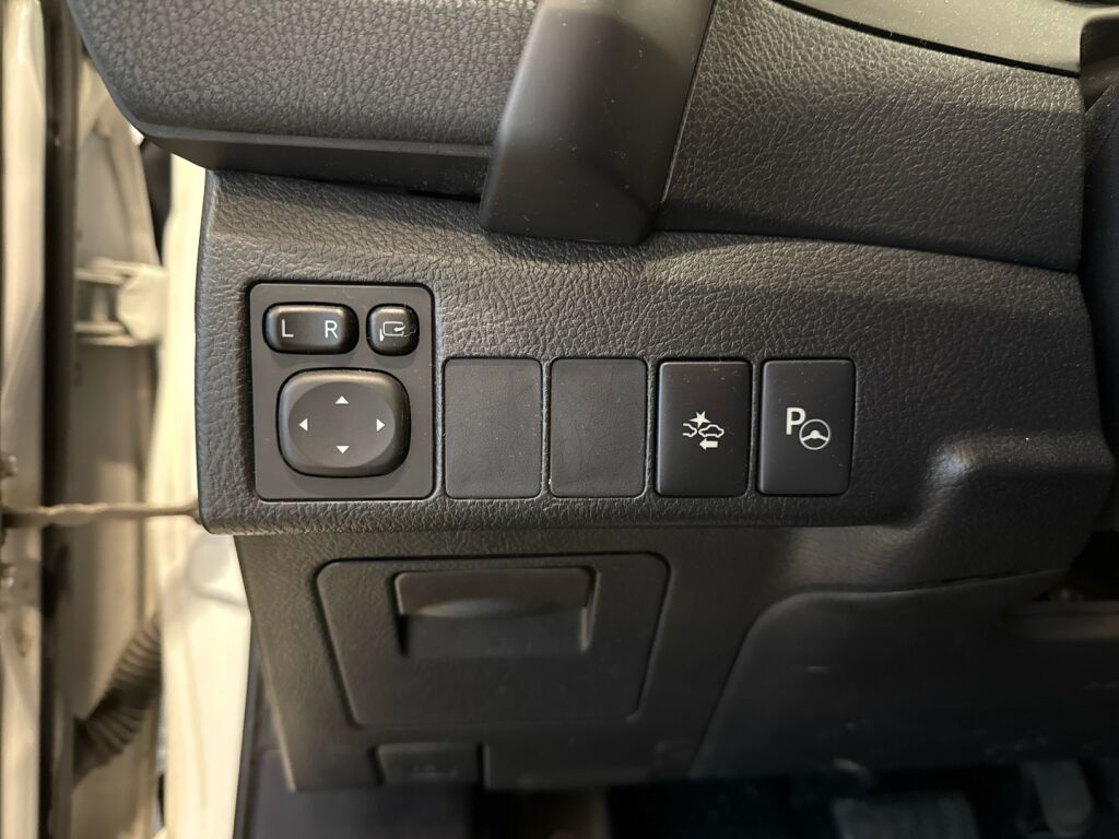 Toyota Auris 2015 Valkoinen