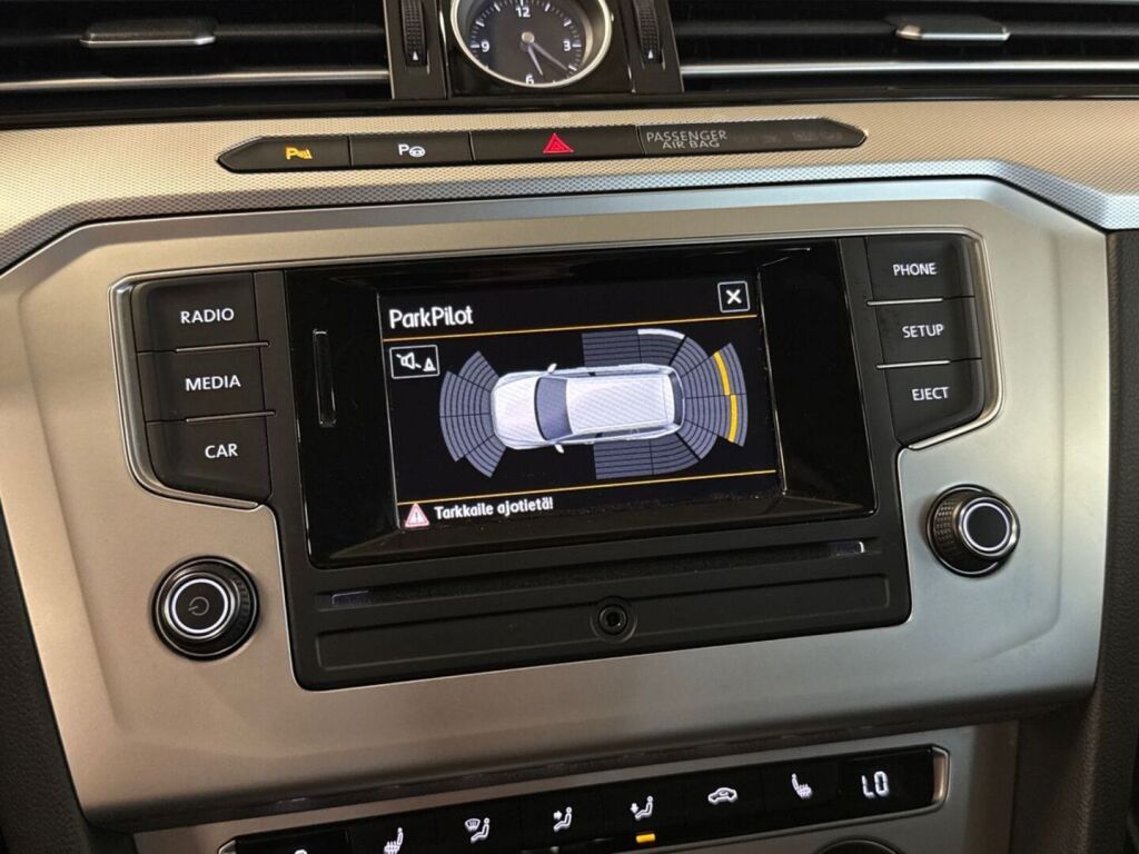 Volkswagen Passat 2016 Musta