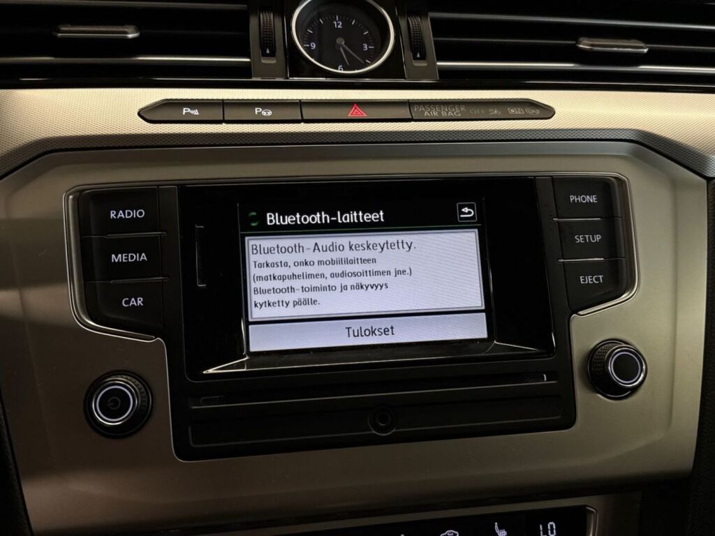 Volkswagen Passat 2016 Musta