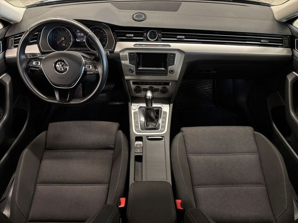 Volkswagen Passat 2016 Musta