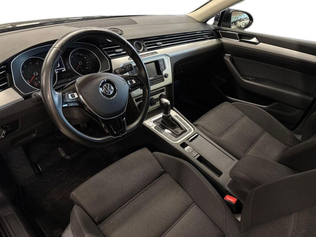 Volkswagen Passat 2016 Musta