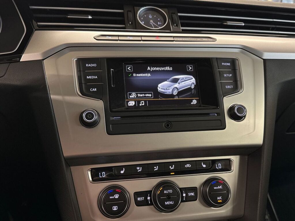 Volkswagen Passat 2016 Musta