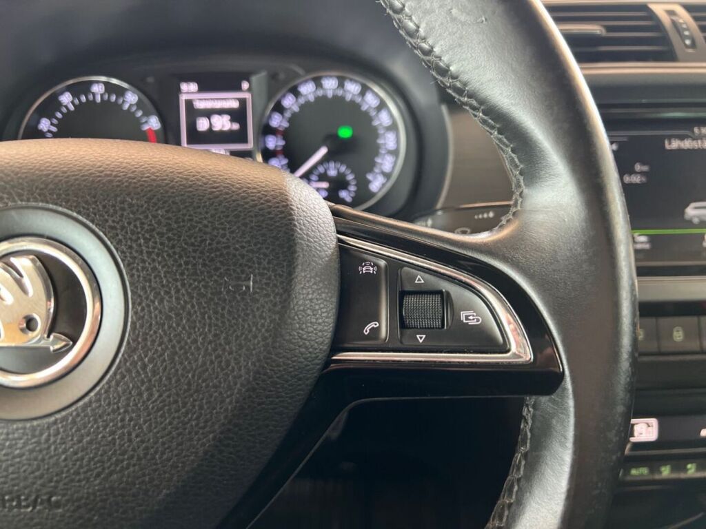 Skoda Fabia 2015 Valkoinen