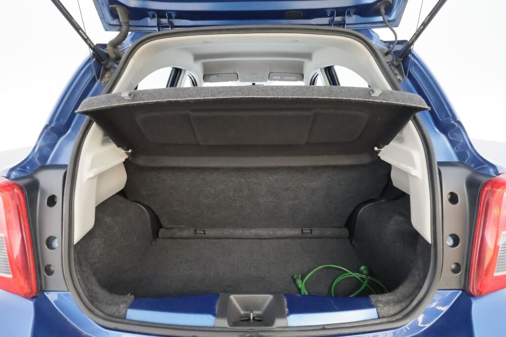 Nissan Micra 2015 Sininen