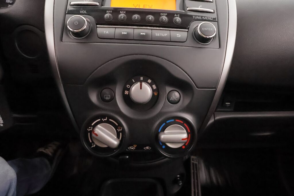 Nissan Micra 2015 Sininen