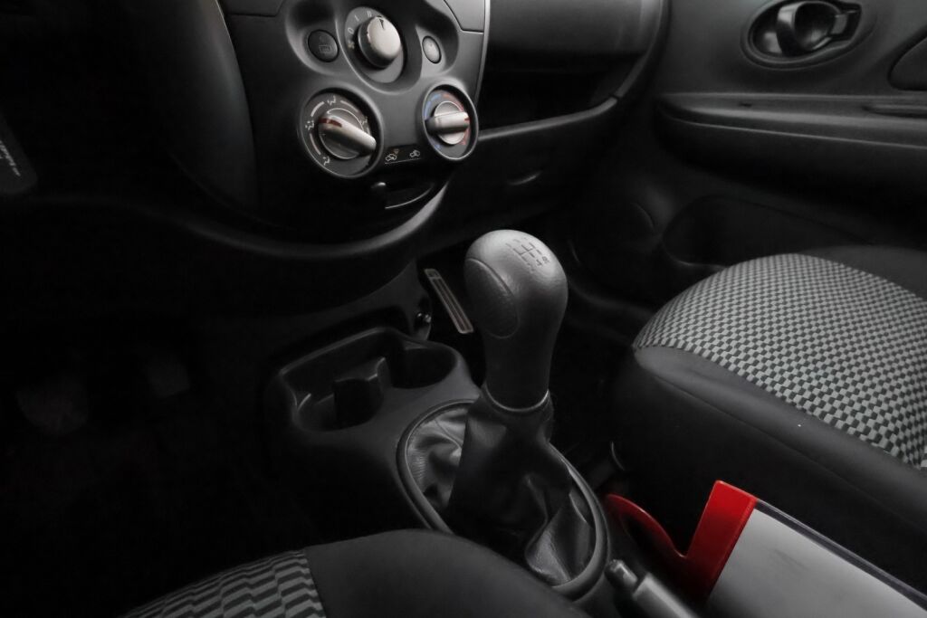 Nissan Micra 2015 Sininen