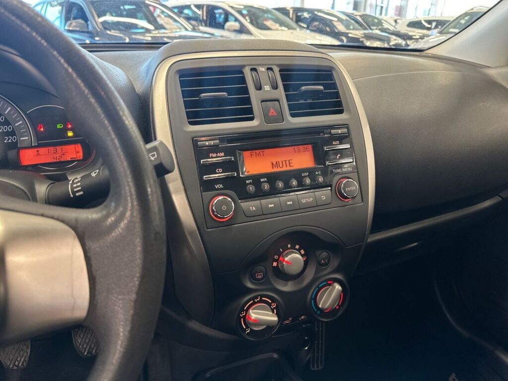 Nissan Micra 2015 Violetti