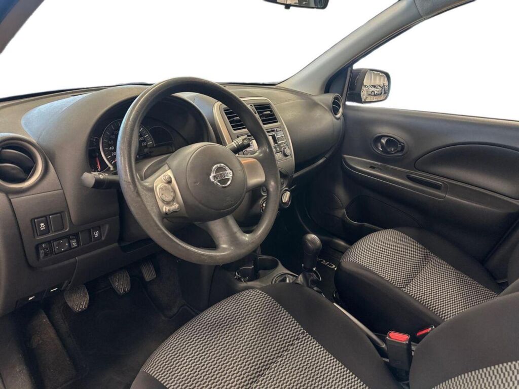 Nissan Micra 2015 Violetti