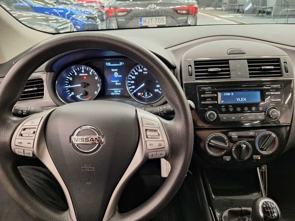 Nissan Pulsar 2015 Harmaa