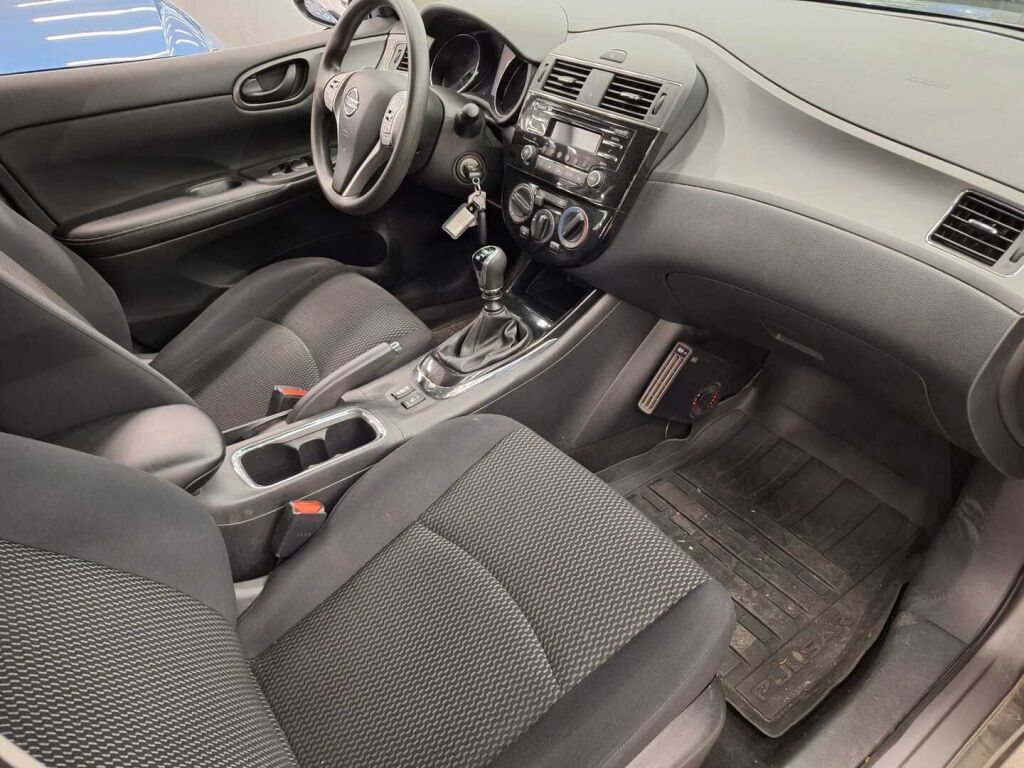 Nissan Pulsar 2015 Harmaa