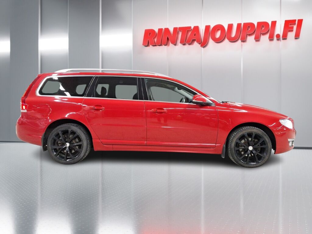 Volvo V70 2016 Punainen