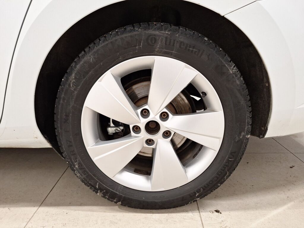 Skoda Superb 2015 Valkoinen