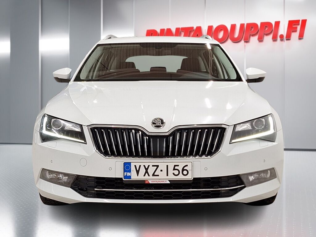 Skoda Superb 2015 Valkoinen