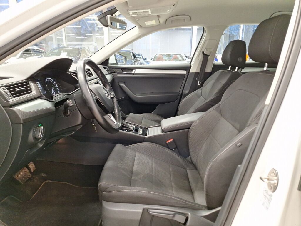 Skoda Superb 2015 Valkoinen