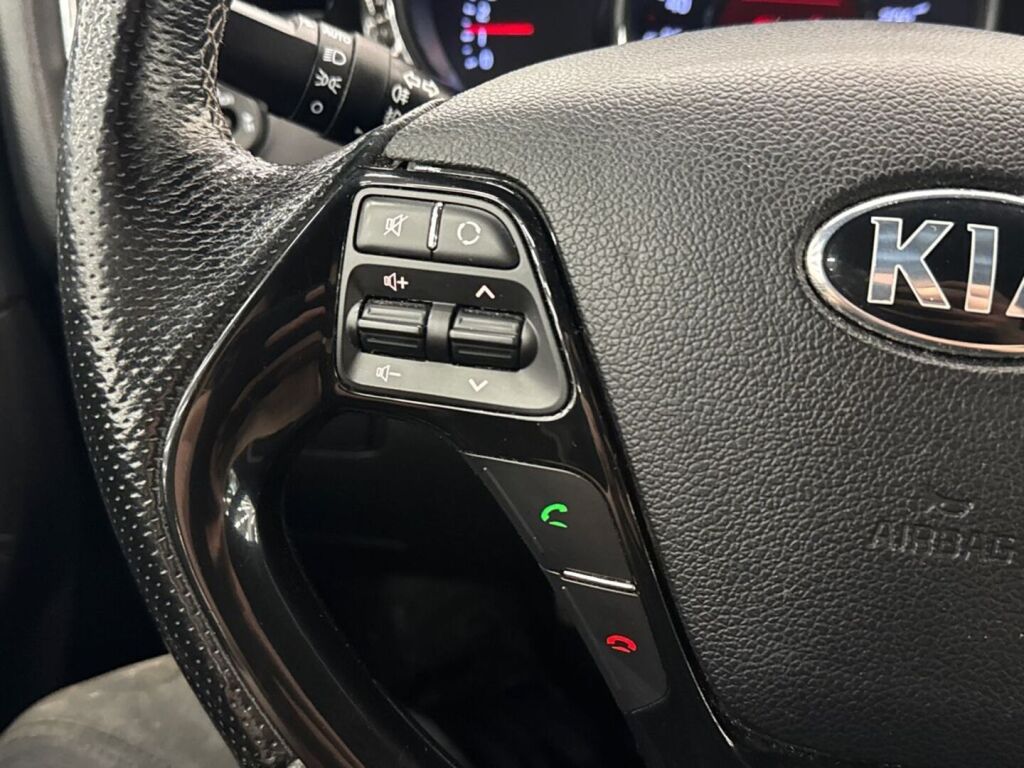 Kia Ceed 2015 Punainen