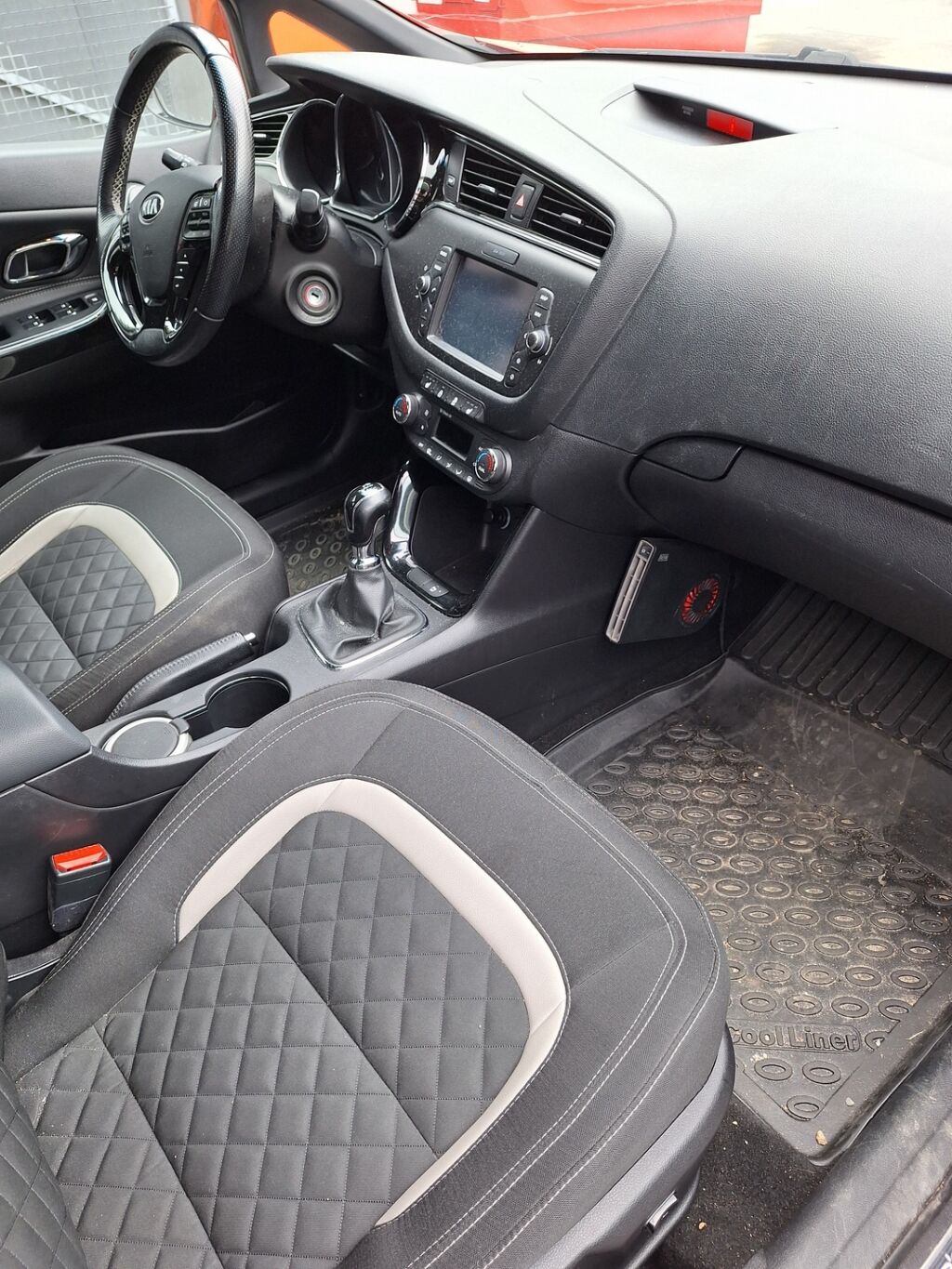 Kia Ceed 2015 Punainen
