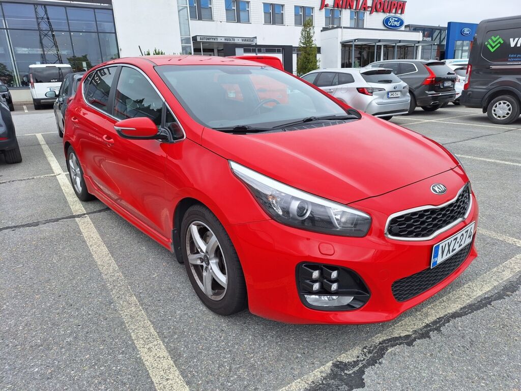 Kia Ceed 2015 Punainen